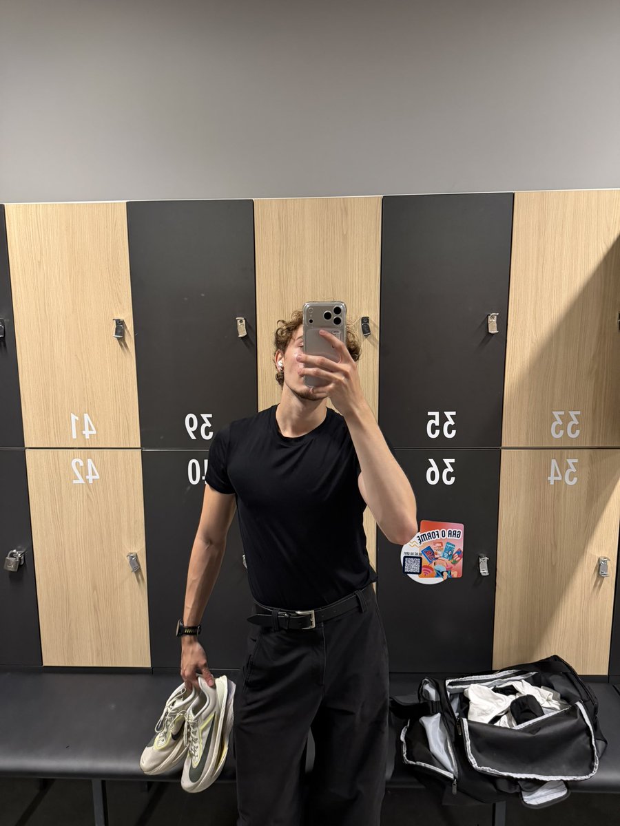 PavK000's tweet photo. evening training makes me totally exhausted 🥱 https://t.co/KHQZ7JzJ6y
