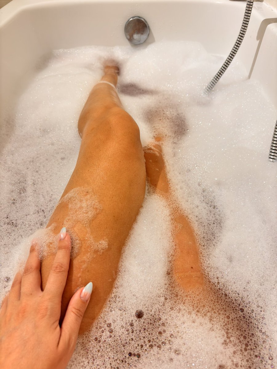 Peitho_France's tweet photo. Petite soirée détente 🌸
#frenchgirl #creatriceFR https://t.co/QHQqV6JS2q