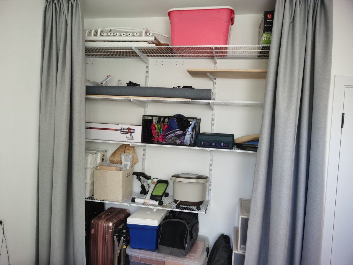 SoGoldhirs8gis's tweet photo. [Tackled my cluttered old stuff today! Donated gently used books u0026 clothes I haven’t touched in years. A cleaner space = a lighter mind ]， https://t.co/1aXn6LDyzZ
