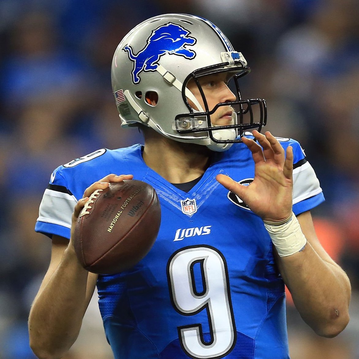 QBgami's tweet photo. Matthew Stafford is now the first player in league history to record 20,000+ passing yards for two different franchises:

– 45,109 yards with DET
– 20,000 yards with LAR (and counting) https://t.co/HfktNGknmj