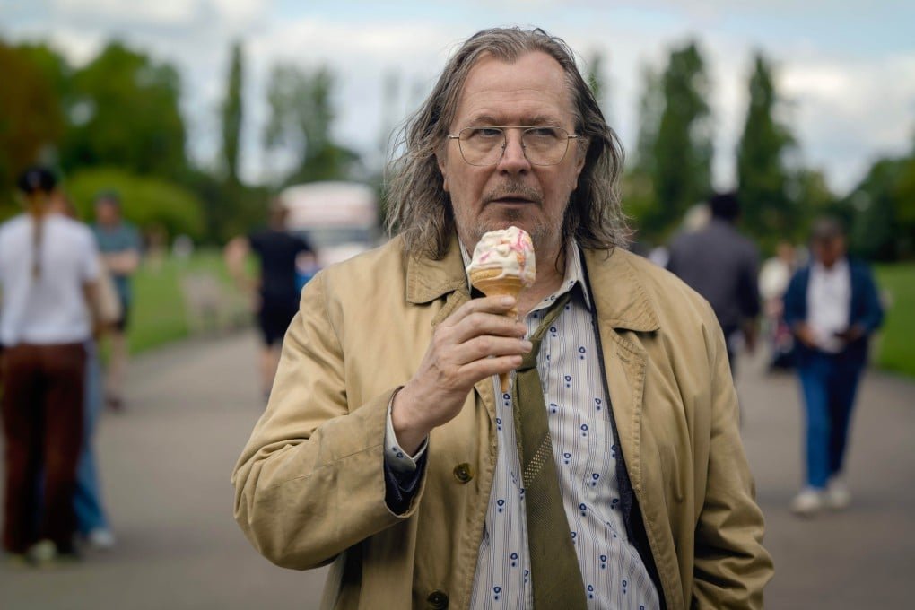 Sir_BiolaPr's tweet photo. Jackson Lamb in Slow Horses is a brilliant spy who looks like he hasn't showered since the Cold War and treats everyone around him like an inconvenience. Yet somehow, this disgusting old man is usually the smartest person in the room. 😂🐎 https://t.co/mn2pxFrdeT