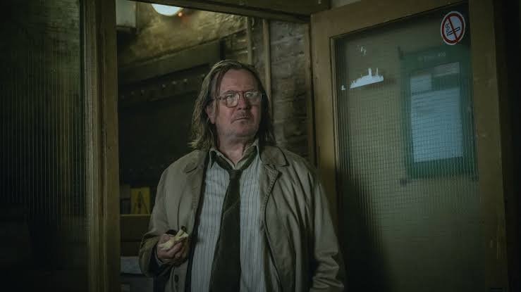 Sir_BiolaPr's tweet photo. Jackson Lamb in Slow Horses is a brilliant spy who looks like he hasn't showered since the Cold War and treats everyone around him like an inconvenience. Yet somehow, this disgusting old man is usually the smartest person in the room. 😂🐎 https://t.co/mn2pxFrdeT