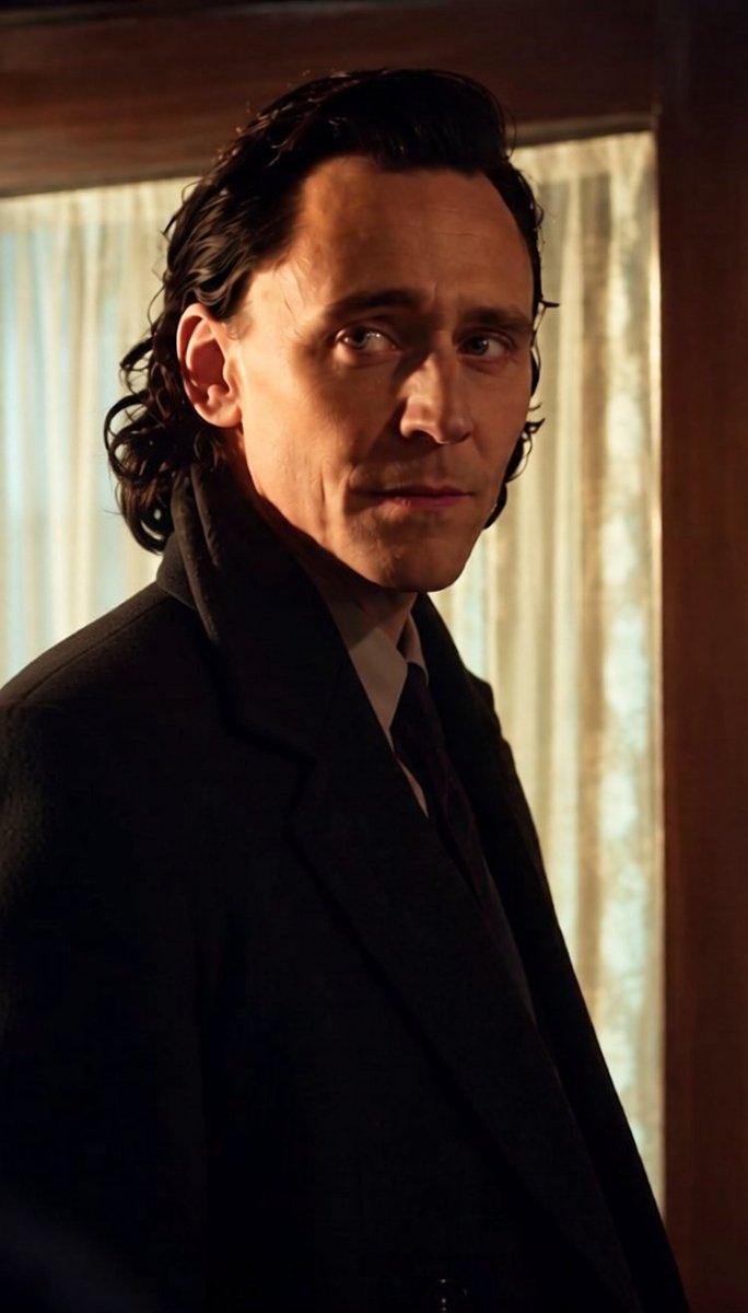 RoseBarnes94's tweet photo. I'll never get tired of saying: LOKI IS BACK 💚 https://t.co/PH8Tunx5eV