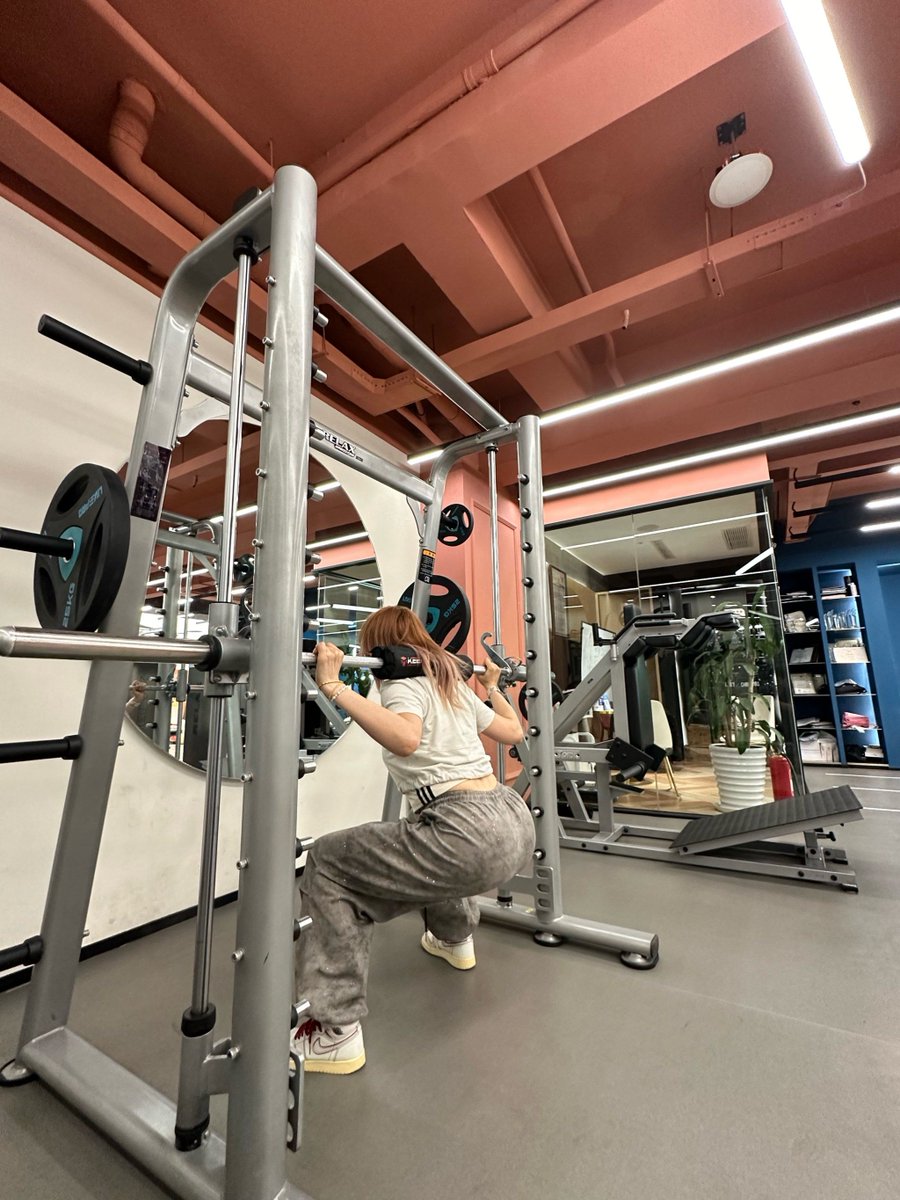 JerrieCockerham's tweet photo. Today I pushed past my comfort zone, crushed a workout I thought I couldn’t finish, and proved small steps lead to big wins. Never settle for "good enough"—your next win is waiting!， https://t.co/73eKPWPIIk