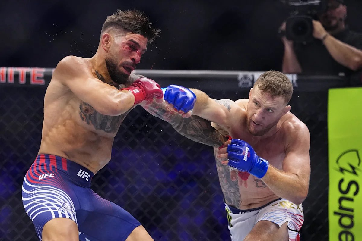 RaffsMMA's tweet photo. If Gaethje couldn’t put Ilia away, stop telling me prime Dustin, prime Tony or Khabib were knocking him out.

They weren’t. https://t.co/CNBOXhfyhl