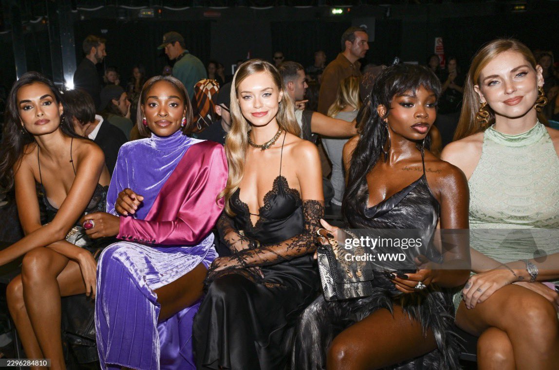 olandriainfo's tweet photo. Olandria at Roberto Cavalli SS27 Show via gettyimages 

OLANDRIA ROBERTO CAVALLI SS27  #OlandriaxRobertoCavalli #RobertoCavalliSS27 https://t.co/Id4mod4uMh