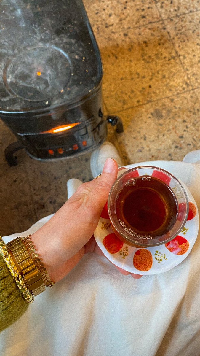 ceraysegull's tweet photo. Başımız ağrıdığında ağrı kesici yerine çaya sarılma bağımlılığımız wjsylsbrjs https://t.co/iEib44u0JH
