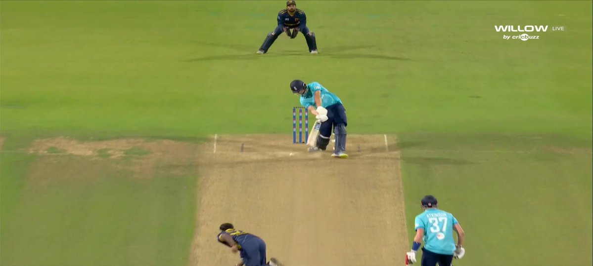 Crick_logist's tweet photo. Two back to back classical Odis .
When u savour these matches live u realise how much u miss it.
The best thing ICC did is bringing one ball rule after 34 over.
Bringing reverse swing back & making so much lively contest.
Long live Odi's..
#EngvsSri
#SAvsAus https://t.co/aqVytSq2Gz