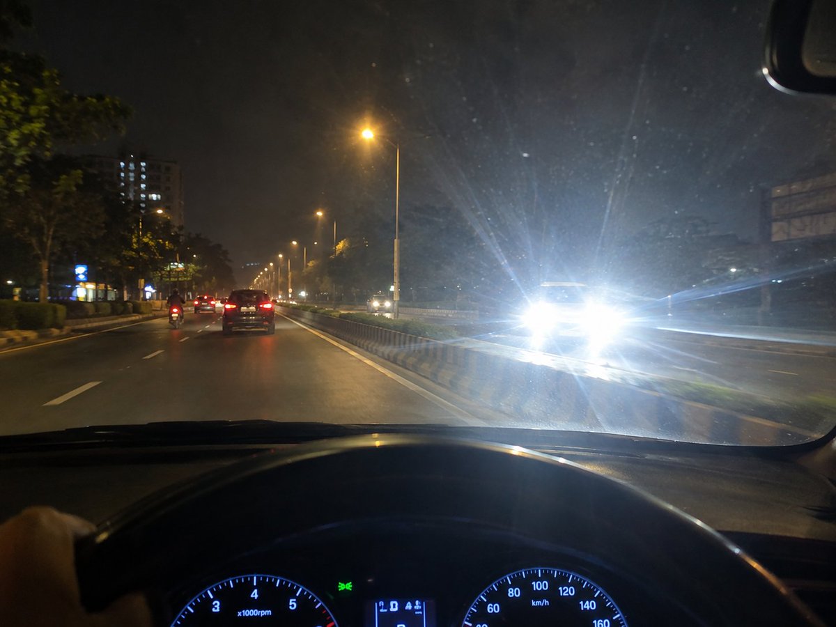 RoadsOfMumbai's tweet photo. Are there any wearable night-vision glasses that can cut the blinding high beams piercing your eyes without dimming the rest of your night vision?

Because expecting Police/RTO to fix India’s high-beam menace feels like wishful thinking.

We’re on our own. 😵‍💫

@volklub @TopDriverIndia