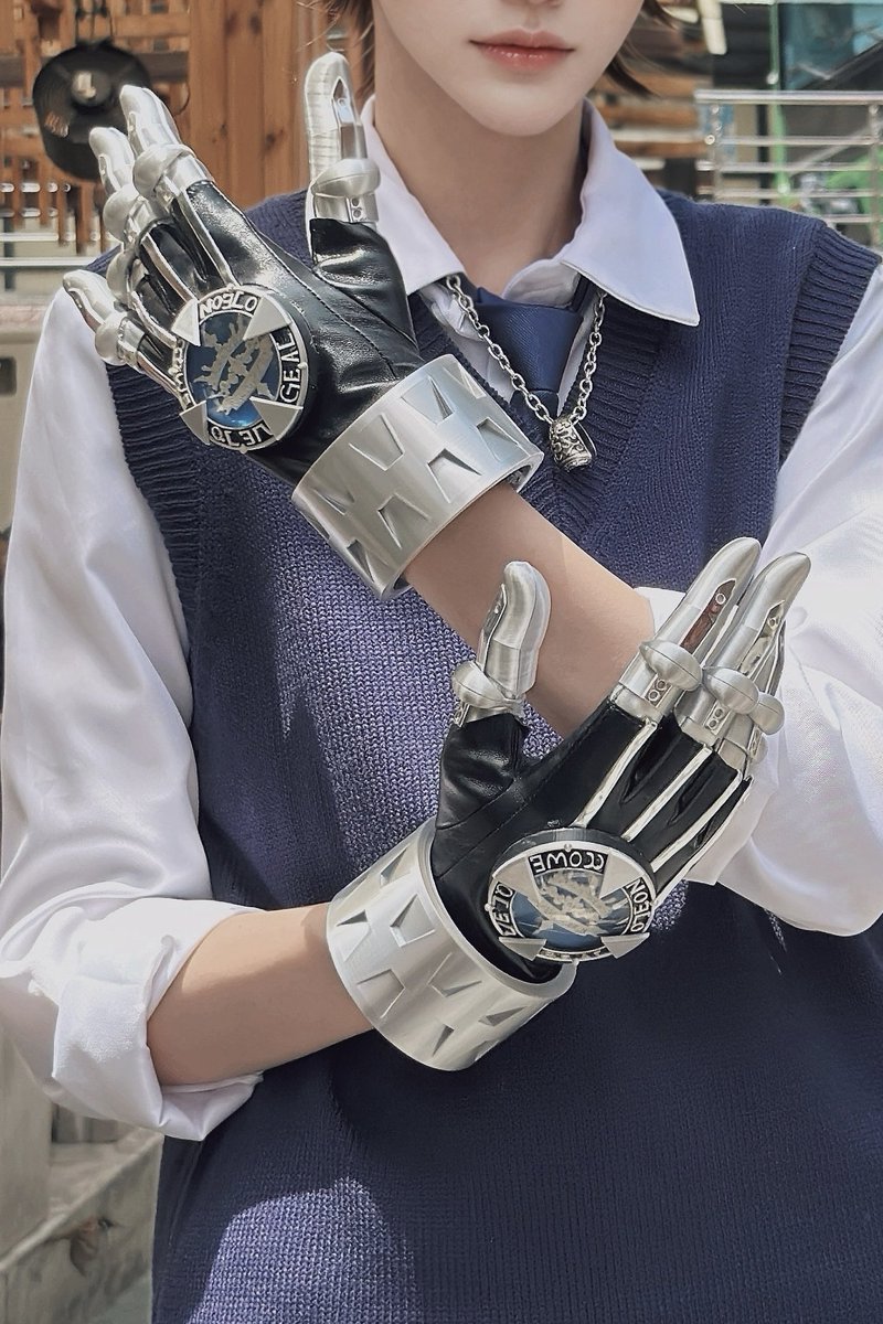 chappy__13's tweet photo. ツナのX-Gloves🔥

旧ver.　→　新ver. https://t.co/PoPmtBzKsV