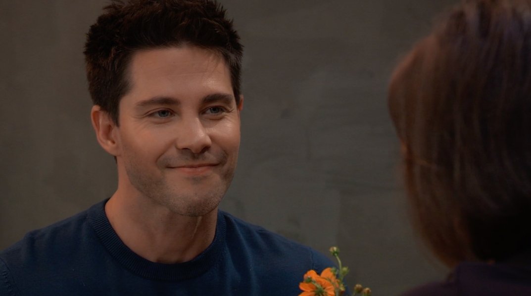GeneralHospital's tweet photo. Tristan's ties to the WSB have unsettled some in Port Charles. Why has Anna asked to meet with him today?
A brand-new #GH starts RIGHT NOW on ABC! @geyerdean https://t.co/HWqc5ZmXSJ
