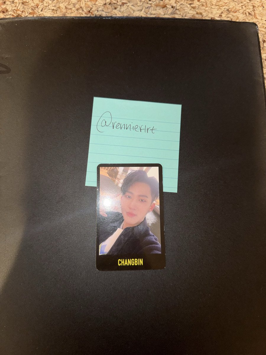 rennieflrt's tweet photo. wts usa only

changbin miroh photocard $8

tags: skz #wtskpop felix lee know minho stray kids kpop hyunjin bangchan han seungmin jeongin https://t.co/TI1JV9pwEz