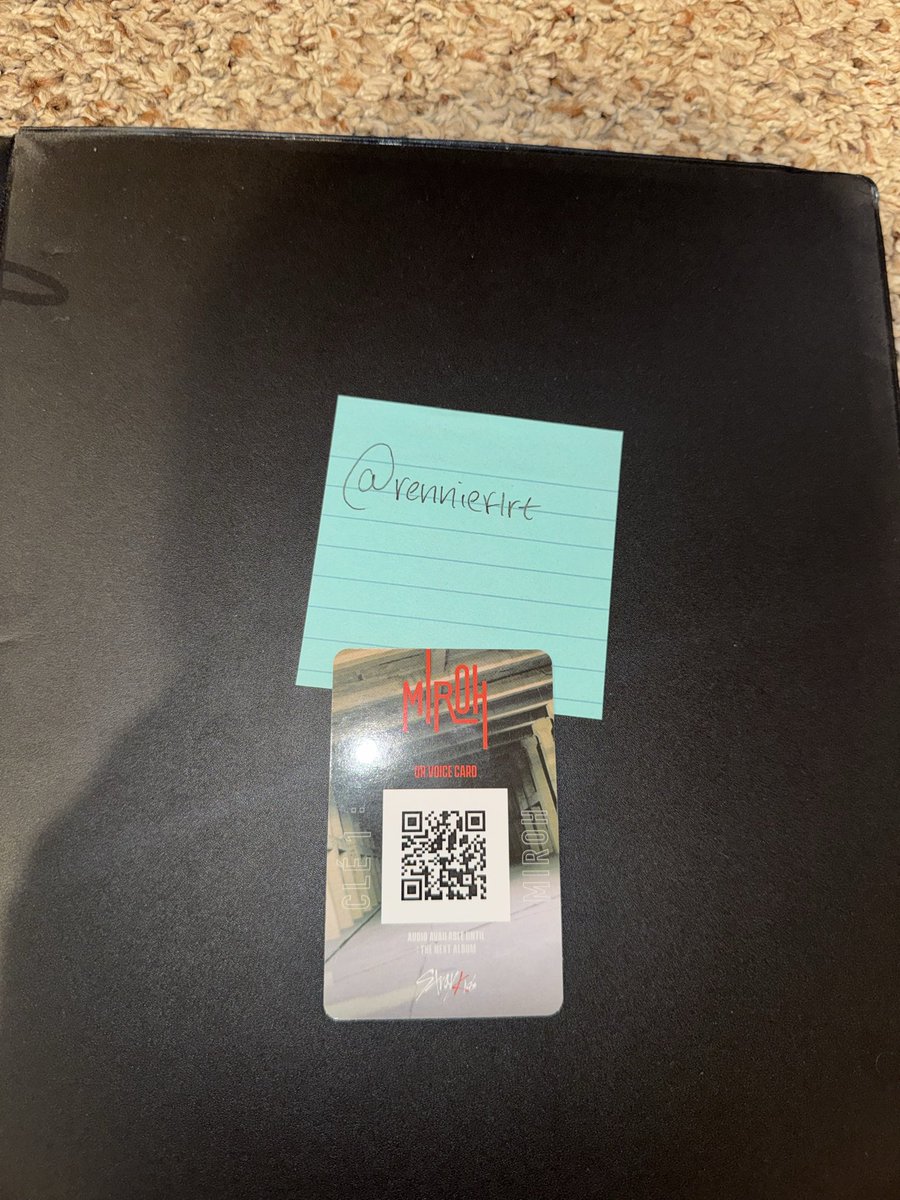 rennieflrt's tweet photo. wts usa only

changbin miroh photocard $8

tags: skz #wtskpop felix lee know minho stray kids kpop hyunjin bangchan han seungmin jeongin https://t.co/TI1JV9pwEz