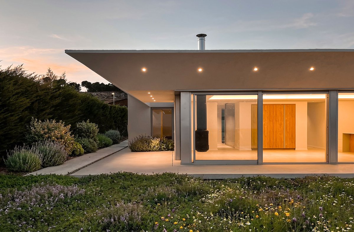 VaProyecta's tweet photo. Minimal House (2023 - 2025), del estudio vallisoletano Cobo - Donoso.

👉🏻 https://t.co/5vQvHB23YV

📍 Arroyo de la Encomienda, Valladolid. https://t.co/riUnBjB3oq