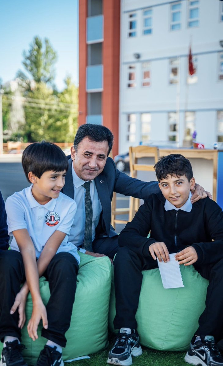 mem_etimesgut's tweet photo. YEĞİTEK tarafından Türkiye genelinde ve her ilde bir okulda düzenlenen “MEB Canva Okula Dönüş” etkinliği, Çanakkale Şehitleri Ortaokulunda gerçekleştirildi. https://t.co/Cl5GsBTRFT