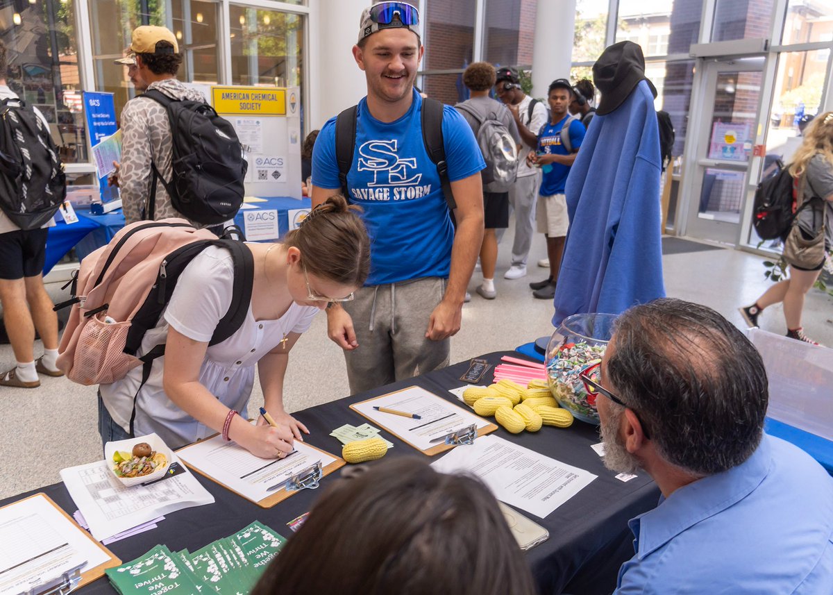 ExploreSE's tweet photo. Happy College App Week!
Need help narrowing down where you'd like to apply? There's a worksheet for that!
Visit https://t.co/FQUeEEdkxO to download it now.
@OKHigherEd | #OKHigherEdWorks https://t.co/Hq2eukeKcq