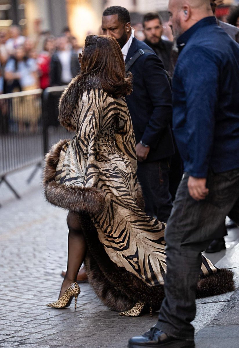 TheGoldenOne82's tweet photo. OKAAAYYYYYY CARDI, DAMNNN!!! ENOUGH IS ENOUGH!!! PLEASE KEEP YOUR FOOT OFF THESE BITCHES NECKS!!! THEN AGAIN, DON'T!!! THESE BITCHES CAN'T SEE YOU IN NOTHIN!!!🤎🤎🤎🤎🤎🤎🤎🤎🤎🤎🐆🐆🐆🐆🐆🐆🐆🐆🐆🐆🇮🇹🇮🇹🇮🇹🇮🇹🇮🇹🇮🇹🇮🇹🇮🇹🇮🇹🇮🇹 @iamcardib #AHHA https://t.co/iWo6MTgyj7