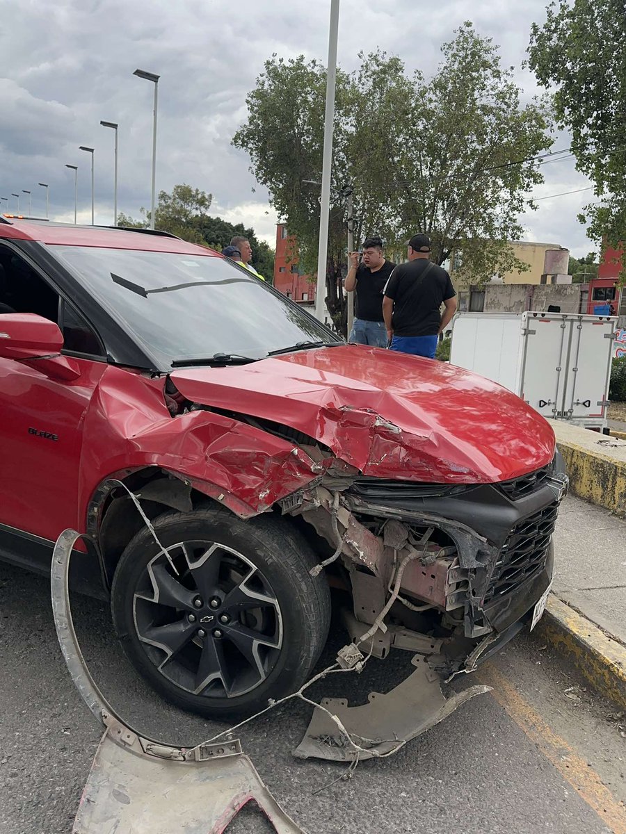 cuartodemillamx's tweet photo. Admin, paro, acaban chocarle a mi hermana con su hijo vienen en estado etílico.

En viveros, no traen seguro. https://t.co/1RmmONAdzr