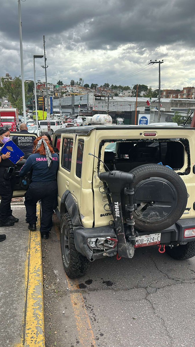 cuartodemillamx's tweet photo. Admin, paro, acaban chocarle a mi hermana con su hijo vienen en estado etílico.

En viveros, no traen seguro. https://t.co/1RmmONAdzr