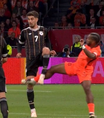 centregoals's tweet photo. 🚨🚨| KAI HAVERTZ IS INJURED!! https://t.co/LefXafFALl
