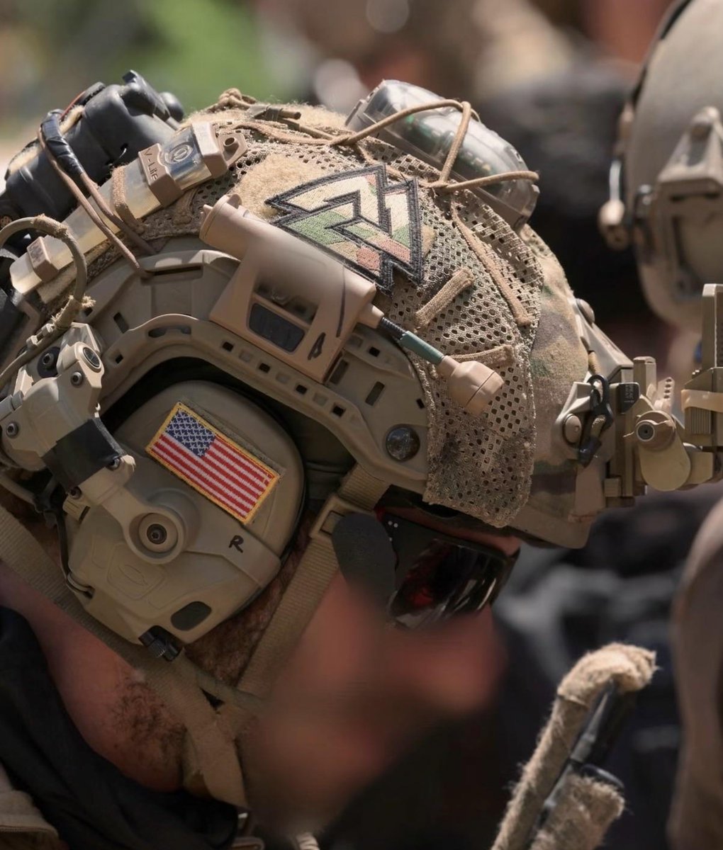 specialopsmag's tweet photo. Force Recon Marines, US Army SF, and Air Force PJs in Venezuela during earthquake relief efforts in 2026.

Some individuals online have stated their displeasure regarding the Norse valknut helmet patch in the second and third photo, connecting it to "white supremacy." https://t.co/R8J1mLpZiP