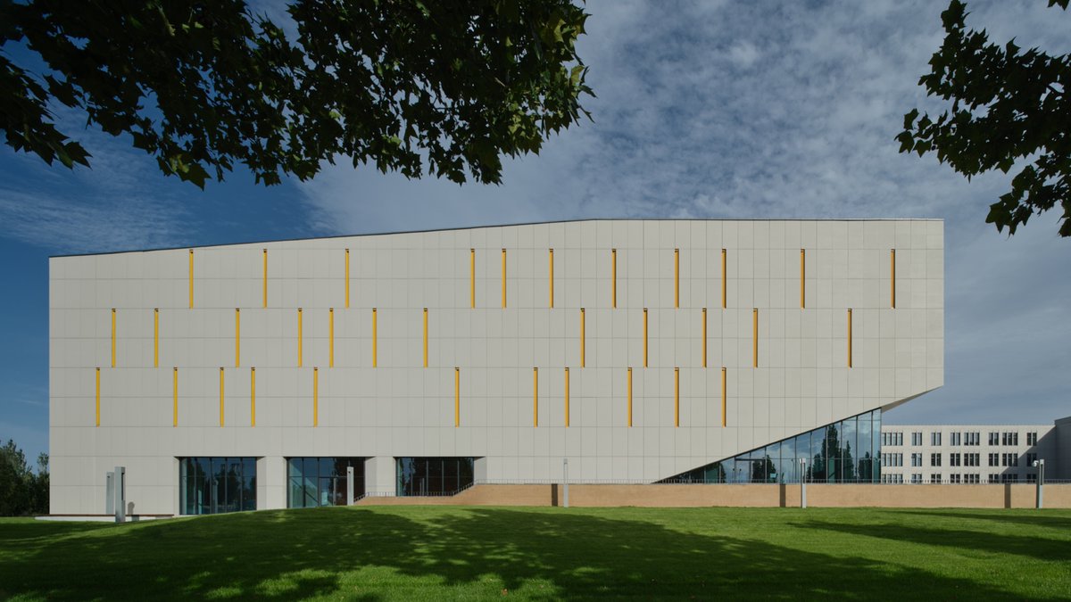 JujiangArt's tweet photo. Custom cladding solutions for public and commercial architecture, creating visually striking and long-lasting building exteriors. 
#ArchDaily #FacadeDesign #ModernBuilding#CommercialBuilding https://t.co/jtG4Ff0P9J