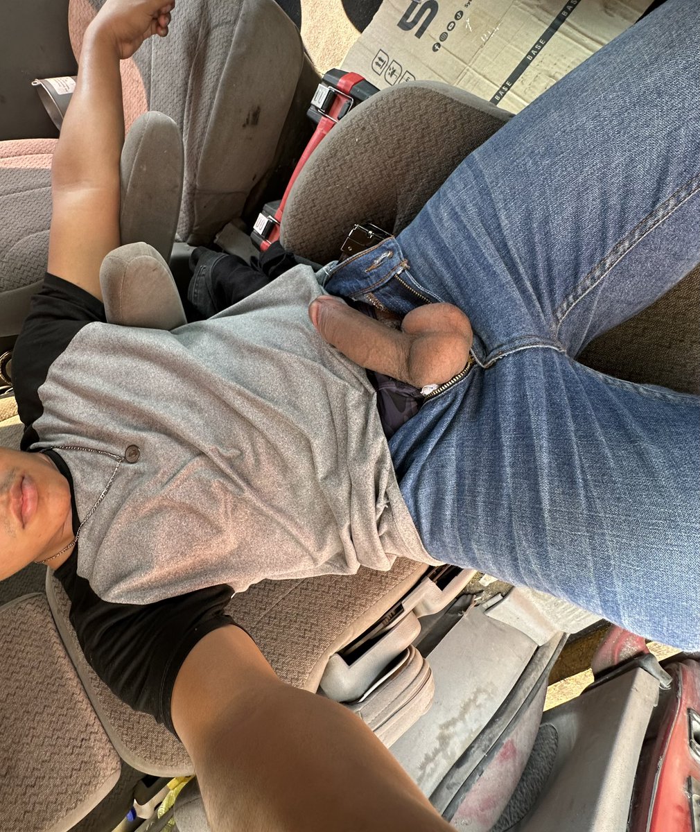 abelGonzalcn's tweet photo. Quien me saca la leche de los huevos 😏 alguna puntita ?🥵 https://t.co/Rq0ukp31j3