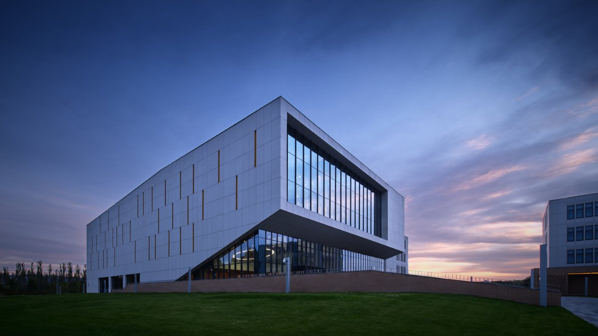 JujiangArt's tweet photo. Custom cladding solutions for public and commercial architecture, creating visually striking and long-lasting building exteriors. 
#ArchDaily #FacadeDesign #ModernBuilding#CommercialBuilding https://t.co/jtG4Ff0P9J