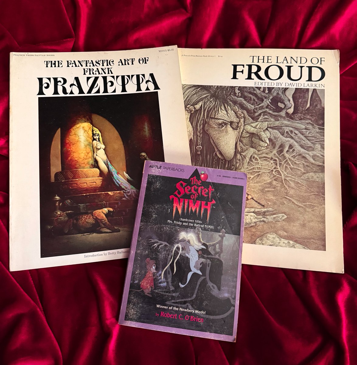 kreepykarly's tweet photo. had some awesome record store and swap meet finds :) https://t.co/USHHvMV4Wt