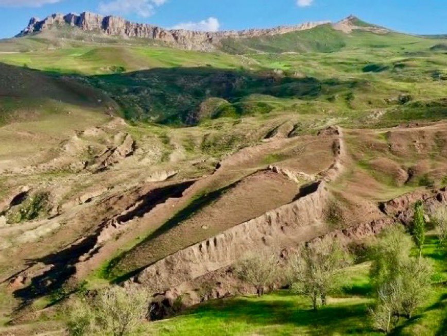 tootrim2g's tweet photo. Bro, they cut into the Noah mound.
First real cores since the '80s.

Results: pending. 

Opinions: overnight shipping.

If it’s dirt, we’re all clowns. 

If it isn’t, school is about to get weird. https://t.co/VWpzBY9EBm