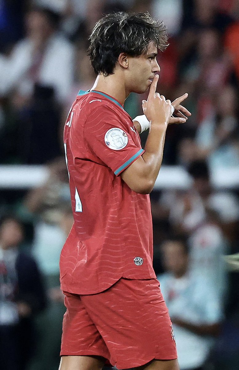 zSL6e's tweet photo. والله ما أبالغ 

لكن بوجهة نظري جواو هو افضل لاعب بالعالم حاليًا ❤️ https://t.co/PVIUU0jiFW