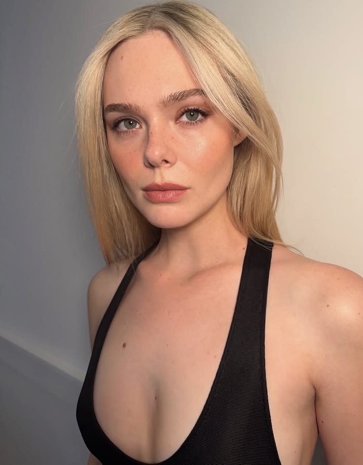 efanningmedia's tweet photo. 🚨 RUMOR: Elle Fanning is among actresses considered to play Mystique in MCU. (Via: @Nomoremutants22) https://t.co/d0OC4wK90S