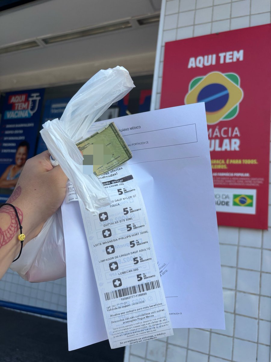 arrobaitinho's tweet photo. hoje tive a oportunidade de pegar remedio DE GRAÇA na farmacia popular graças ao @LulaOficial https://t.co/yWUq6sfzbS