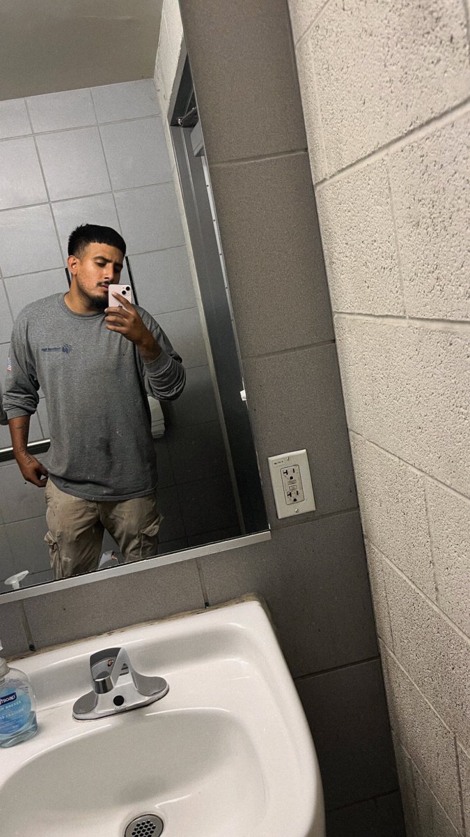 e90_jpi's tweet photo. About to be a long day today this weather is fire tho💯#az #phx #asu #glendale #mesa #tempe https://t.co/ecXmnoYgT8