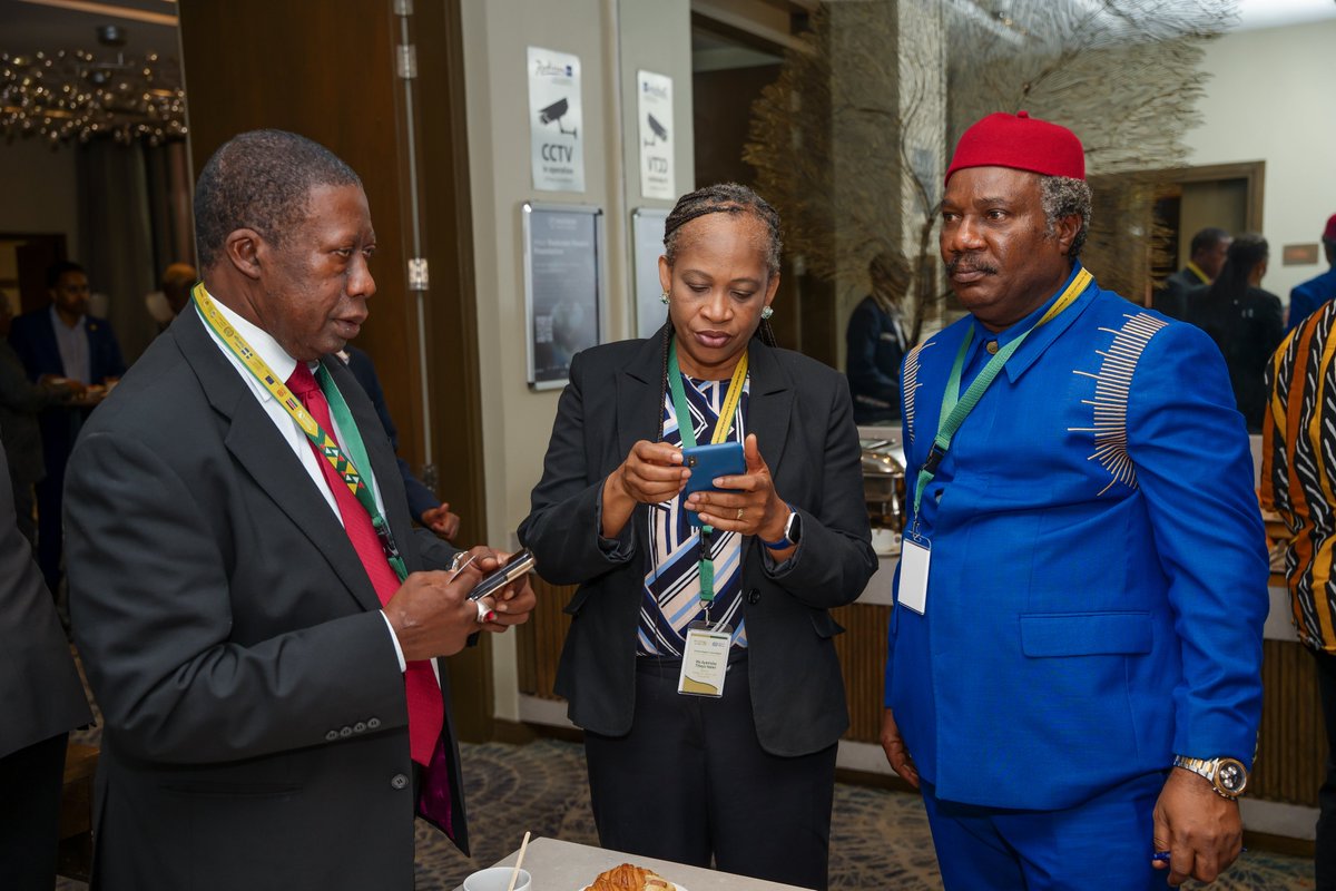EHoALabourMig's tweet photo. “#Africa should approach the #DohaDialogue as an equal partner. We bring a skilled and dynamic workforce, valuable experience &amp; a strong commitment to mutually beneficial labour-mobility partnerships” - Mr. Joel Mwanzia

@FCDOGovUK, @EU_Commission, @Sida, @giz_gmbh, @SwissDevCoop https://t.co/xnZGtsVUnn