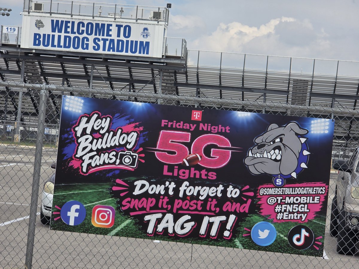 allidapaidyl's tweet photo. @TMobile
@SomersetAth1
#ENTRY
#FN5GL
Go Bulldogs!!! #SNAPIT #POSTIT #TAGIT Let's do this!! https://t.co/zketTCL4Po