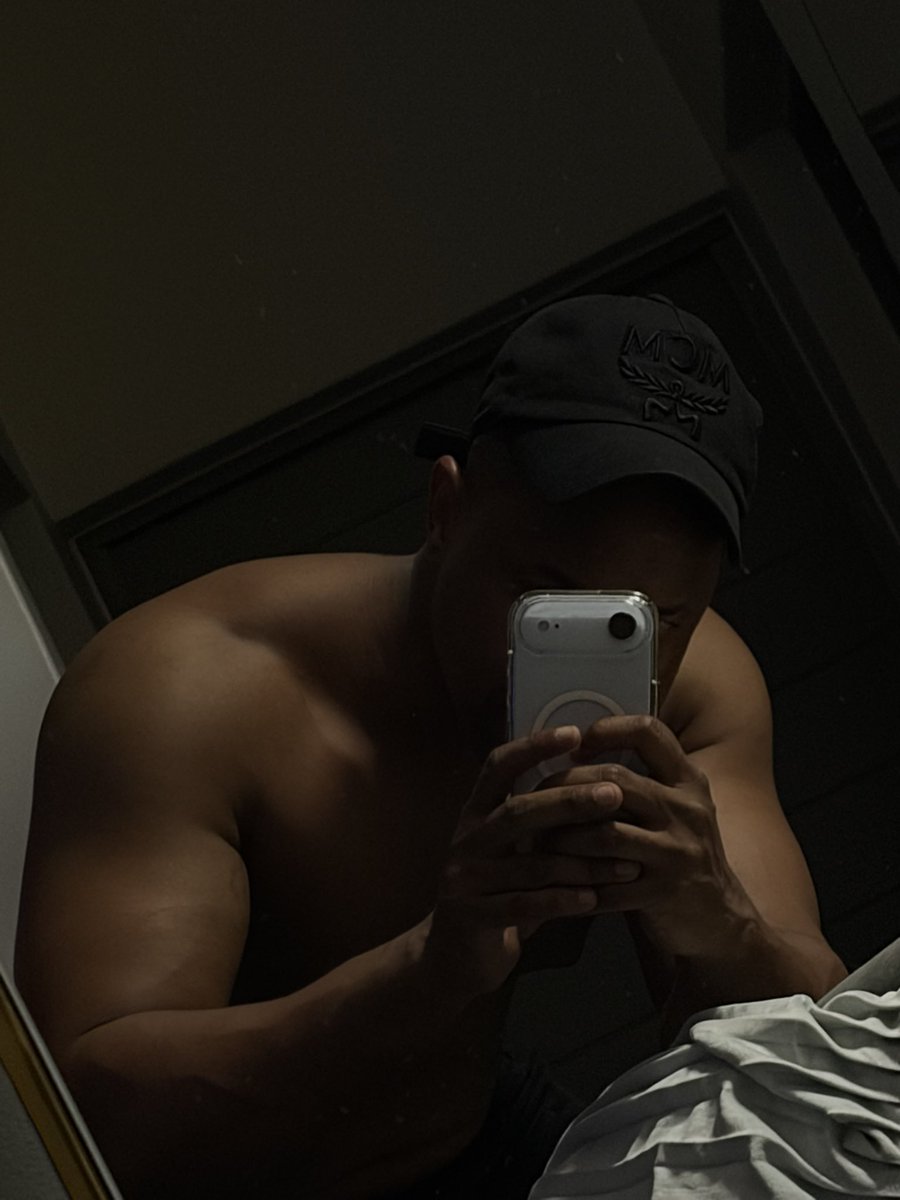 FeloLeTee's tweet photo. 🦍🥜🫐🥙 https://t.co/v2Vj9hjQ6F