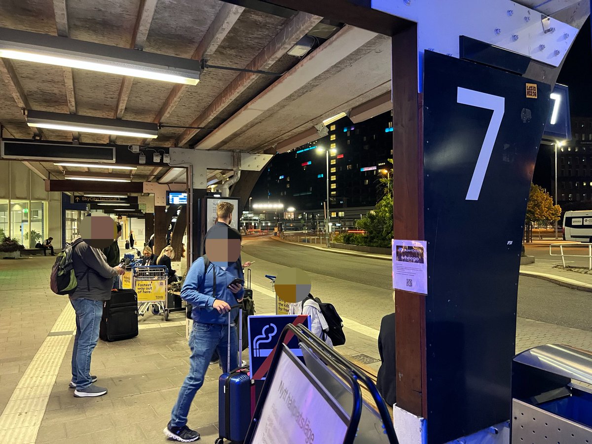 tabidouga810's tweet photo. ストックホルム🇸🇪ではForenom Aparthotel Arlandaに宿泊。

ホテル価格が安価だったので快適性を求めて予約。空港〜ホテル前までの無料シャトルバスあり。1泊8,354円(1人4,177円)。

時間もなかったのでほぼ寝ただけ。部屋、共用シャワールームは清潔だが、ベッドの位置が高かったのが唯一の懸念。 https://t.co/tyzPmPRTBA