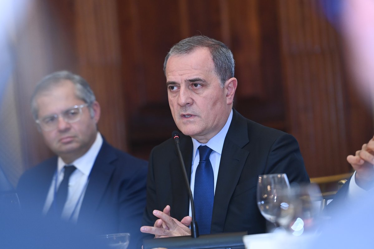 Bayramov_Jeyhun's tweet photo. Addressed the U.S. Chamber of Commerce Executive Roundtable Luncheon with leading corporate executives and representatives of key U.S. companies on the sidelines of #UNGA81 in New York.

Highlighted Azerbaijan’s strategic geopolitical significance, the growing 🇦🇿🇺🇸 strategic partnership following the historic 2025 Washington Summit, and opportunities to expand cooperation in trade, energy, connectivity, digital transformation, renewable energy and other important areas.

Emphasized Azerbaijan’s independent foreign policy priorities, the operationalization of joint working groups under the U.S.–Azerbaijan Economic Dialogue, and the country’s role as a regional connectivity hub through the Middle Corridor and Digital Silk Way.

Also informed participants on the progress in the Azerbaijan–Armenia normalization process and practical steps toward lasting peace and regional integration.
