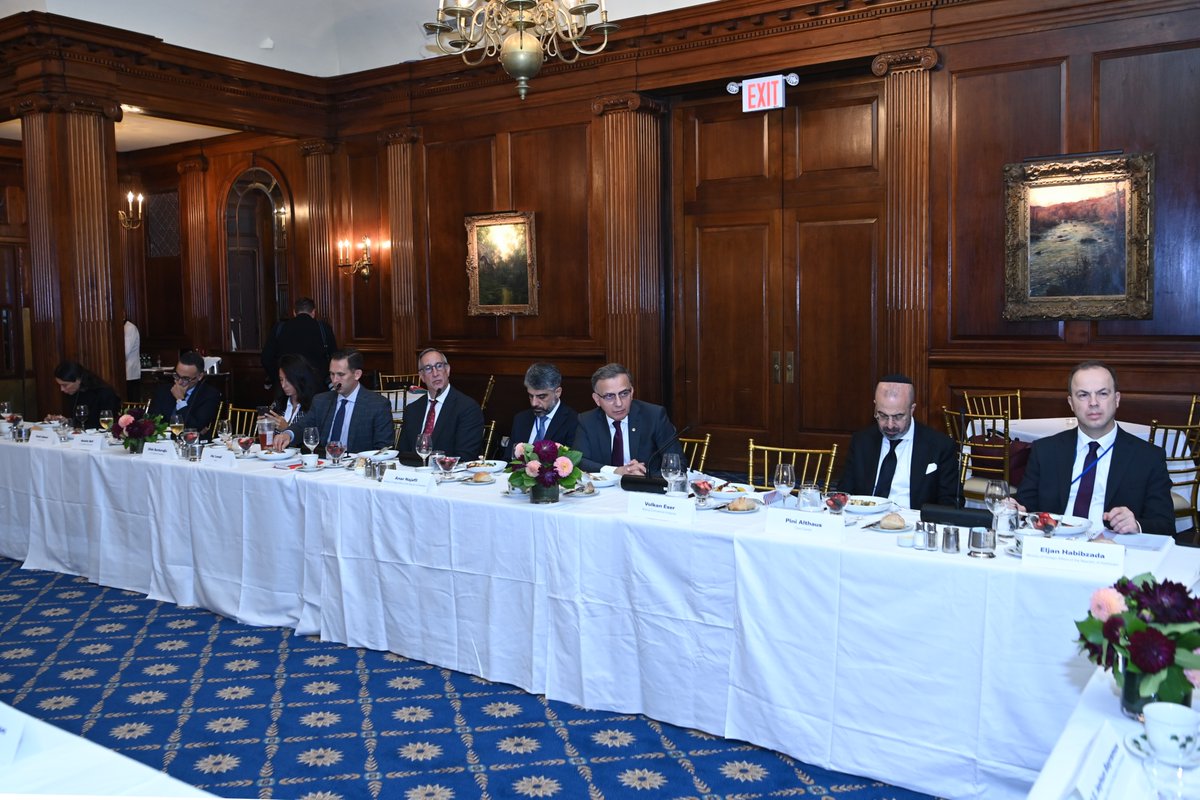 Bayramov_Jeyhun's tweet photo. Addressed the U.S. Chamber of Commerce Executive Roundtable Luncheon with leading corporate executives and representatives of key U.S. companies on the sidelines of #UNGA81 in New York.

Highlighted Azerbaijan’s strategic geopolitical significance, the growing 🇦🇿🇺🇸 strategic partnership following the historic 2025 Washington Summit, and opportunities to expand cooperation in trade, energy, connectivity, digital transformation, renewable energy and other important areas.

Emphasized Azerbaijan’s independent foreign policy priorities, the operationalization of joint working groups under the U.S.–Azerbaijan Economic Dialogue, and the country’s role as a regional connectivity hub through the Middle Corridor and Digital Silk Way.

Also informed participants on the progress in the Azerbaijan–Armenia normalization process and practical steps toward lasting peace and regional integration.