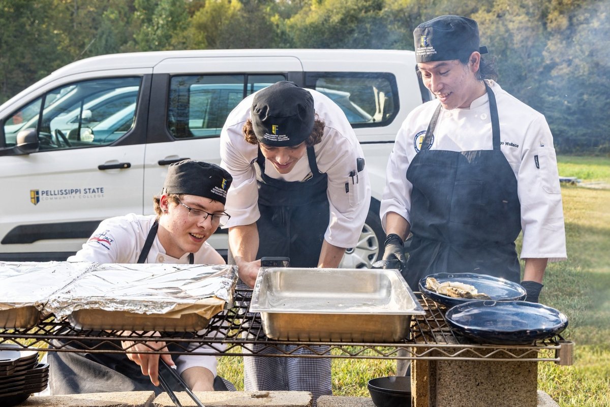 ps's tweet photo. Cooking for a good cause 🍽️

Our culinary and hospitality students recently prepared and served dinner at a special event hosted by Special Growers, a Blount County nonprofit supporting young adults with disabilities.

These talented students made our school proud! https://t.co/6FnbKEdnfW
