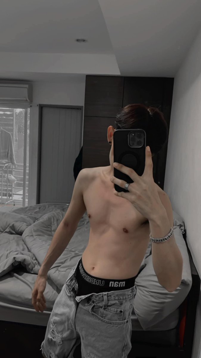 song590987's tweet photo. เหงาๆ🖤 https://t.co/8AWplpRH1I