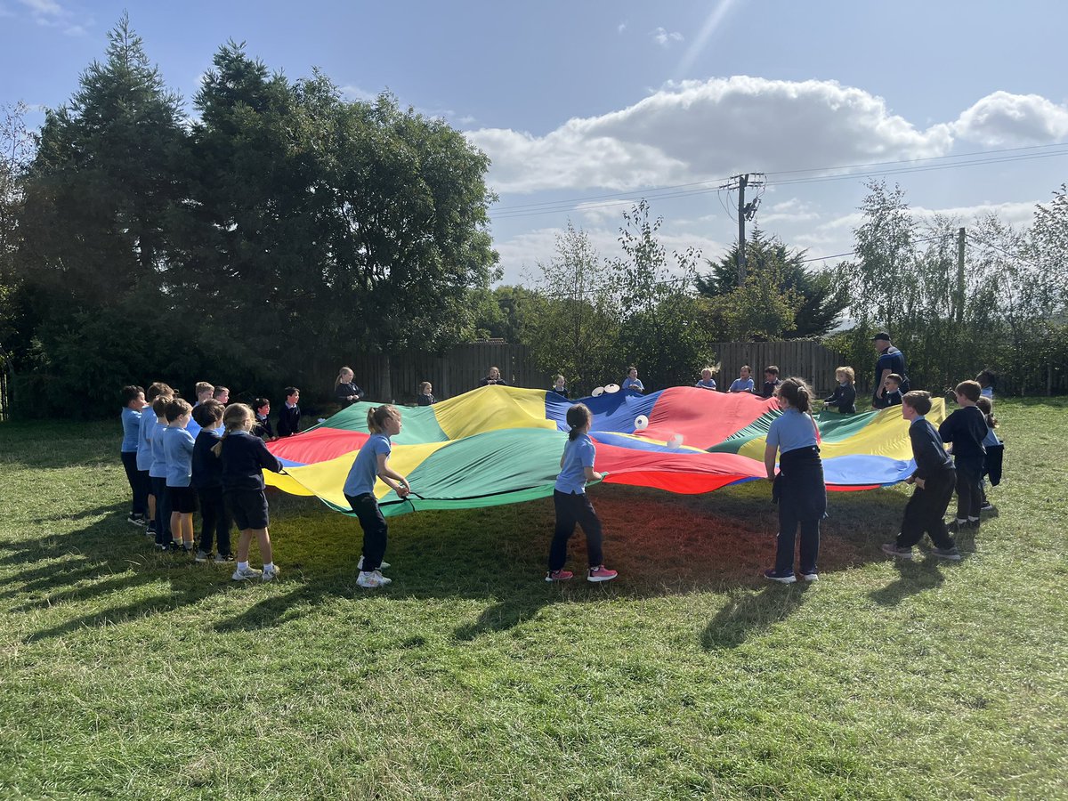 MsOlsonsClass's tweet photo. Games and parachute fun with Coach Steve from @ShankillGaa @followstannes https://t.co/s0CGwDaK6B