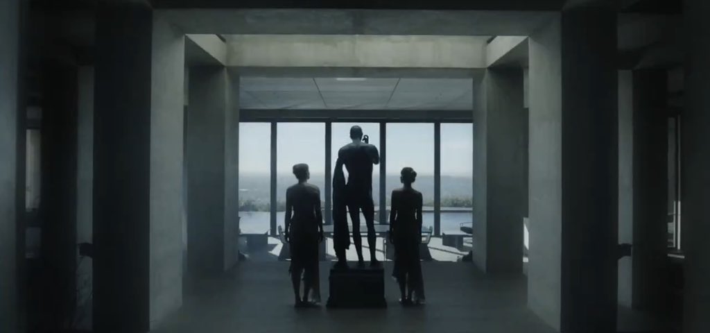 taypete13's tweet photo. Imma guess the plot…👀

Tay and Dakota are sisters &amp; Colin is their ruthless dad, a business tycoon who pits them against each other to decide who inherits his empire. They take him down, but Taylor outsmarts Dakota and claims the throne (“This empire belongs to me.”) https://t.co/d5YQEkymmb