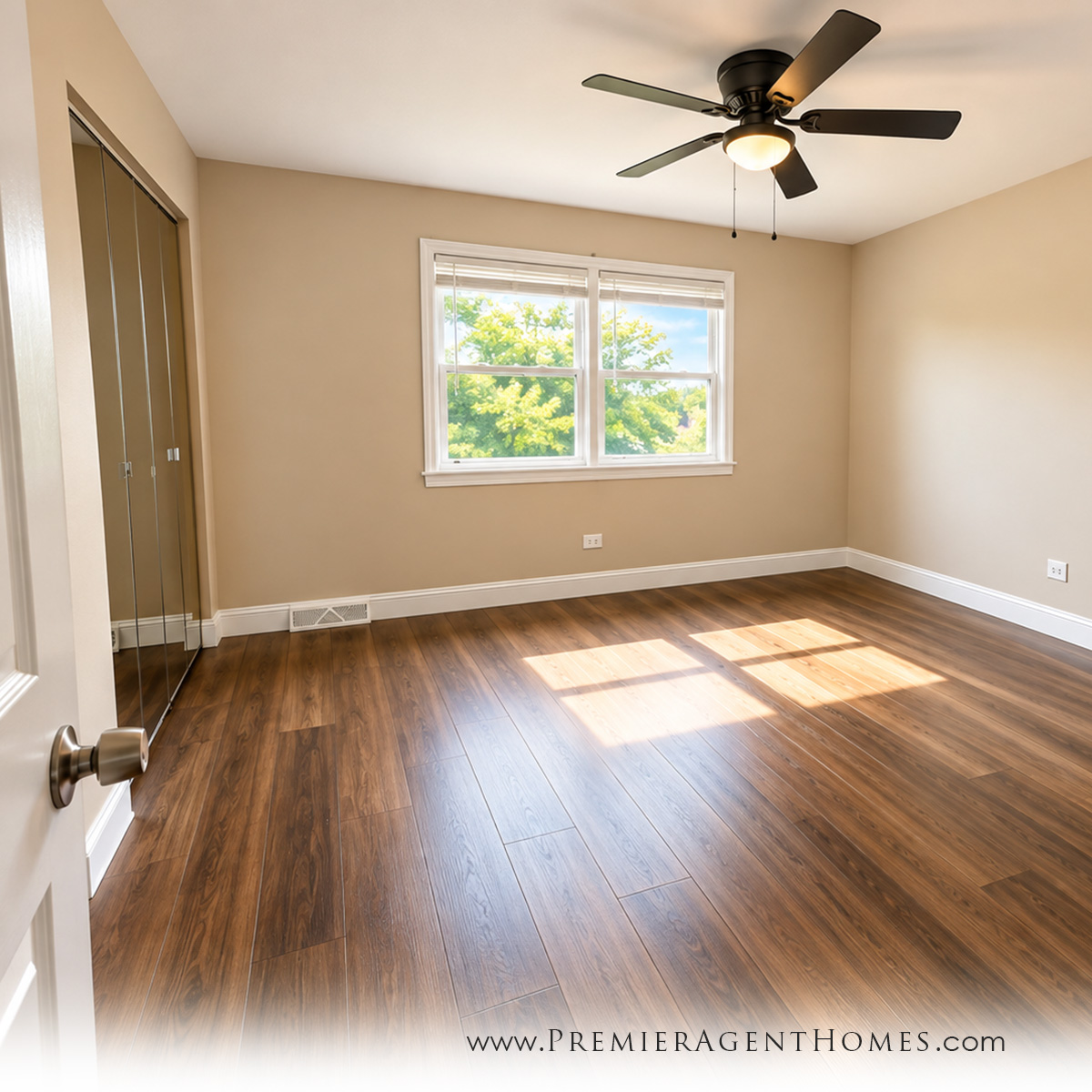 PremierAgentN's tweet photo. ** New Listing **
111 S Hale Ave, Bartlett, IL 60103 | $255,000
Townhome | 2 Beds • 1.5 Baths • 1,072 sqft
Listed by Rudy Gandy with Premier Agent Network IL, LLC
Click for more: https://t.co/SuwaOHdhNm

#Bartlett #BartlettHomes #IL #Illinois #Townhome #PremierAgentNetwork https://t.co/PltwGfk8yD