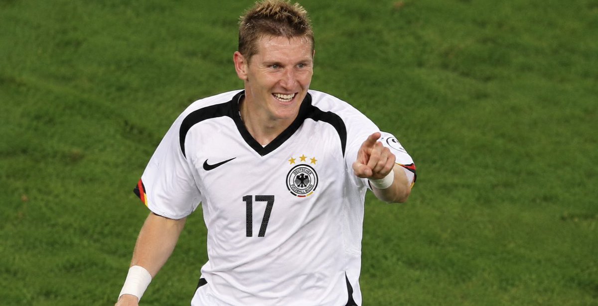 TopClass_FB's tweet photo. What will the German national team's jerseys look like with the classic Nike style ? 

 It's not better than Adidas, but it's not bad . 🇩🇪 😅 https://t.co/mcoDAFGeTQ