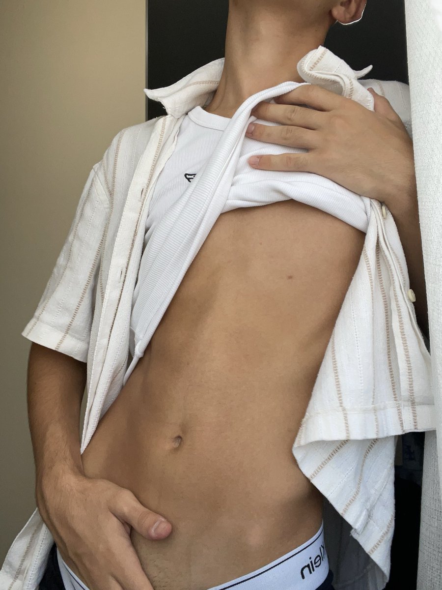 LuisBootiz's tweet photo. Dam its so hot🥵📩😉 #onlyfans #gay #bisexual #nsfw https://t.co/ac6YXhqlmR