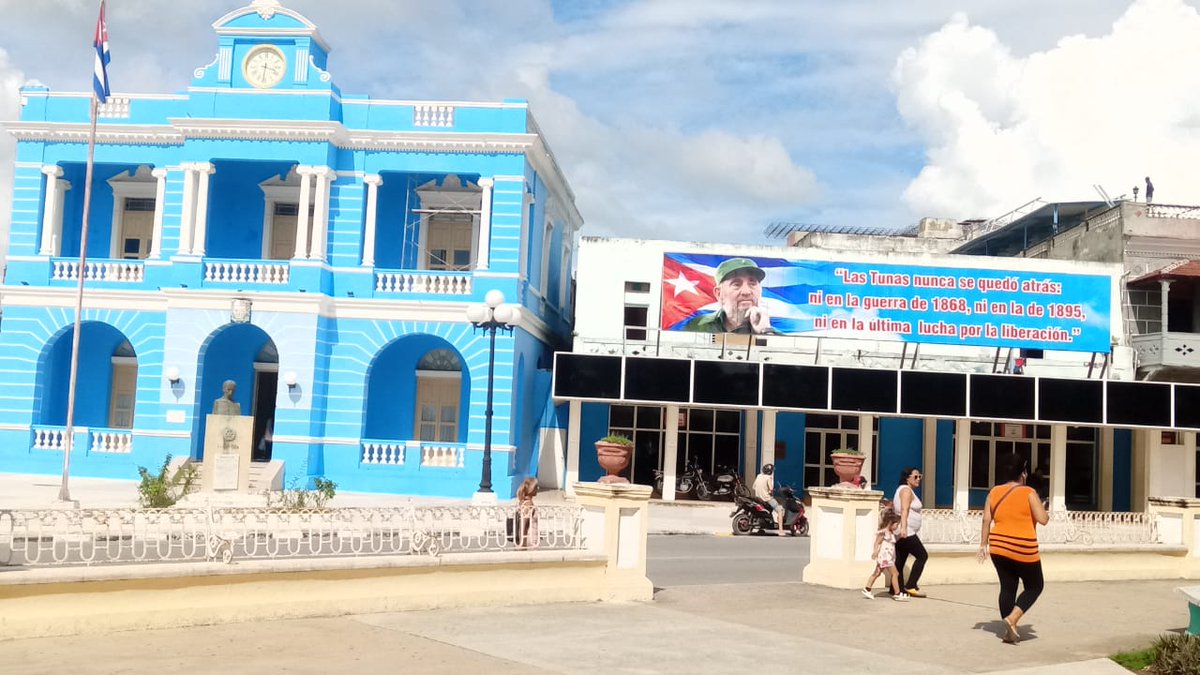 LorenzoOsbel's tweet photo. En #LasTunas se trabaja duro para que la ciudad cada día esté más bella y pueda celebrar así su 230 aniversario #PorLasTunasLaVictoria #SíSePuede https://t.co/tTdFlFIdwb
