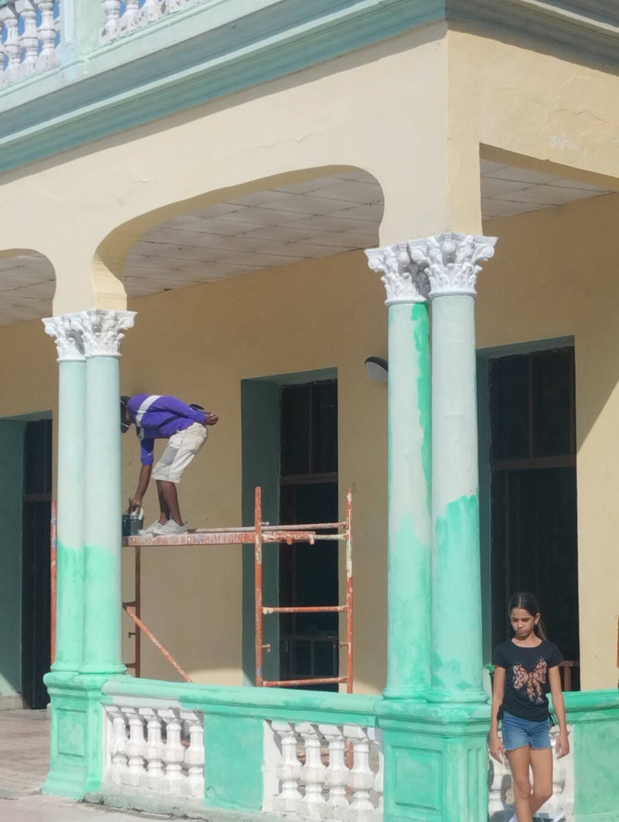LorenzoOsbel's tweet photo. En #LasTunas se trabaja duro para que la ciudad cada día esté más bella y pueda celebrar así su 230 aniversario #PorLasTunasLaVictoria #SíSePuede https://t.co/tTdFlFIdwb