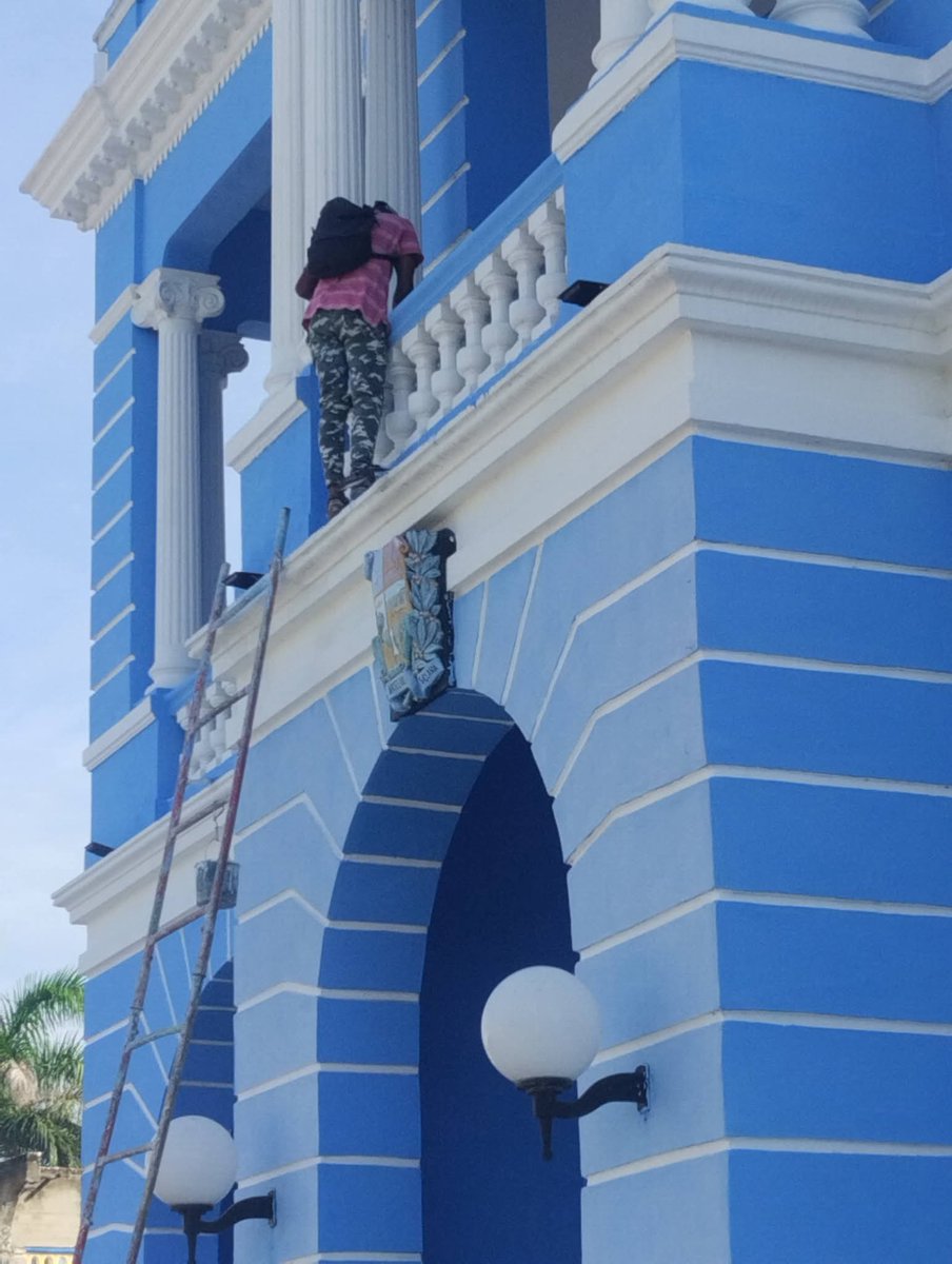 LorenzoOsbel's tweet photo. En #LasTunas se trabaja duro para que la ciudad cada día esté más bella y pueda celebrar así su 230 aniversario #PorLasTunasLaVictoria #SíSePuede https://t.co/tTdFlFIdwb